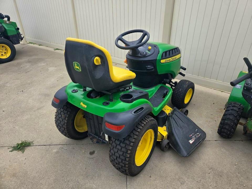 John Deere D160