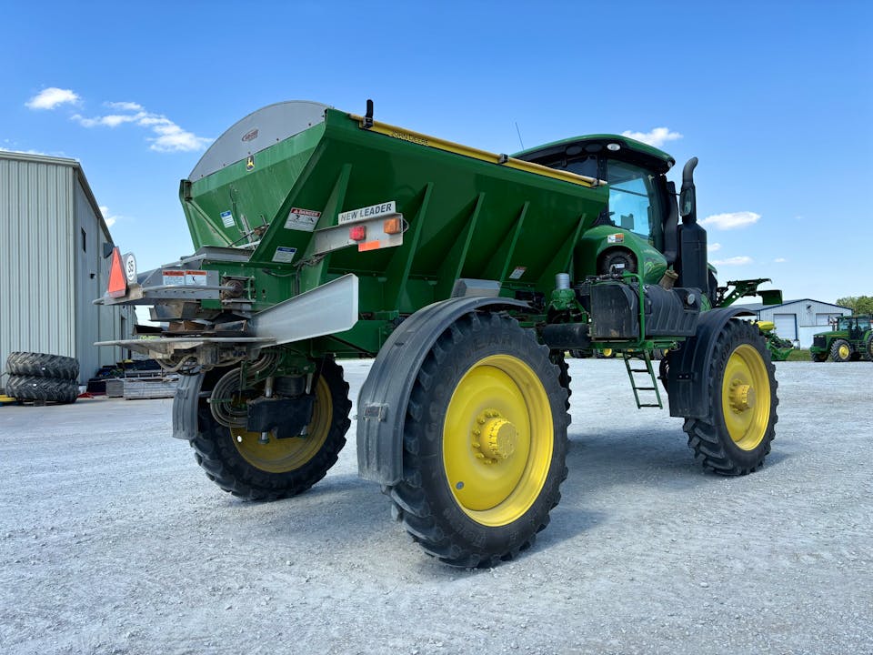 John Deere R4038