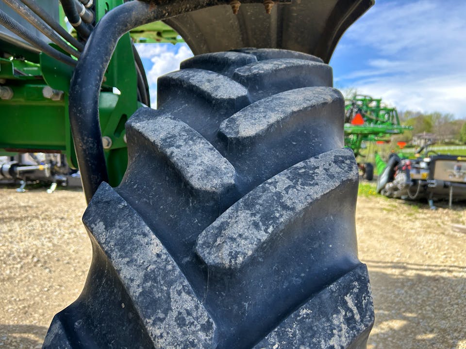 John Deere R4038