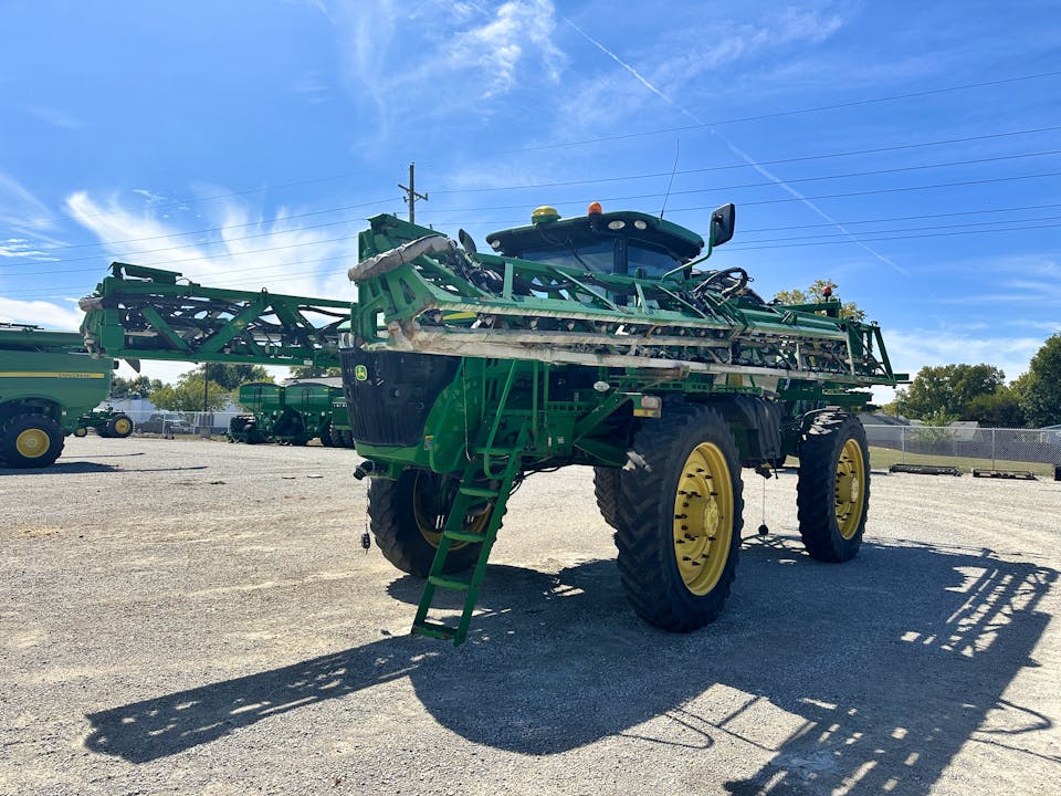 John Deere R4045