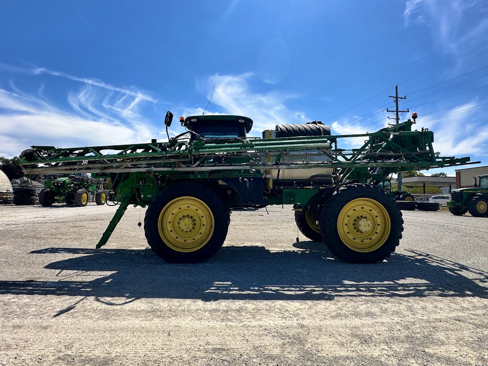 John Deere R4045