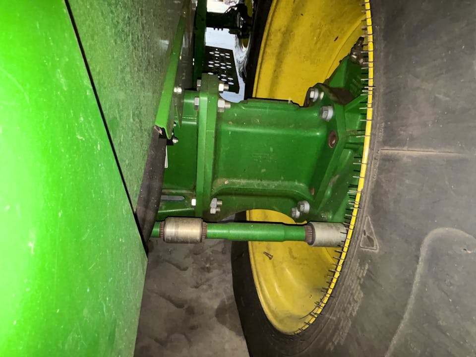John Deere S670