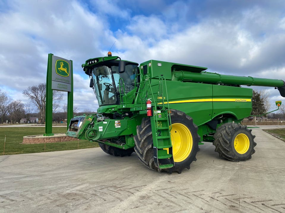 John Deere S680