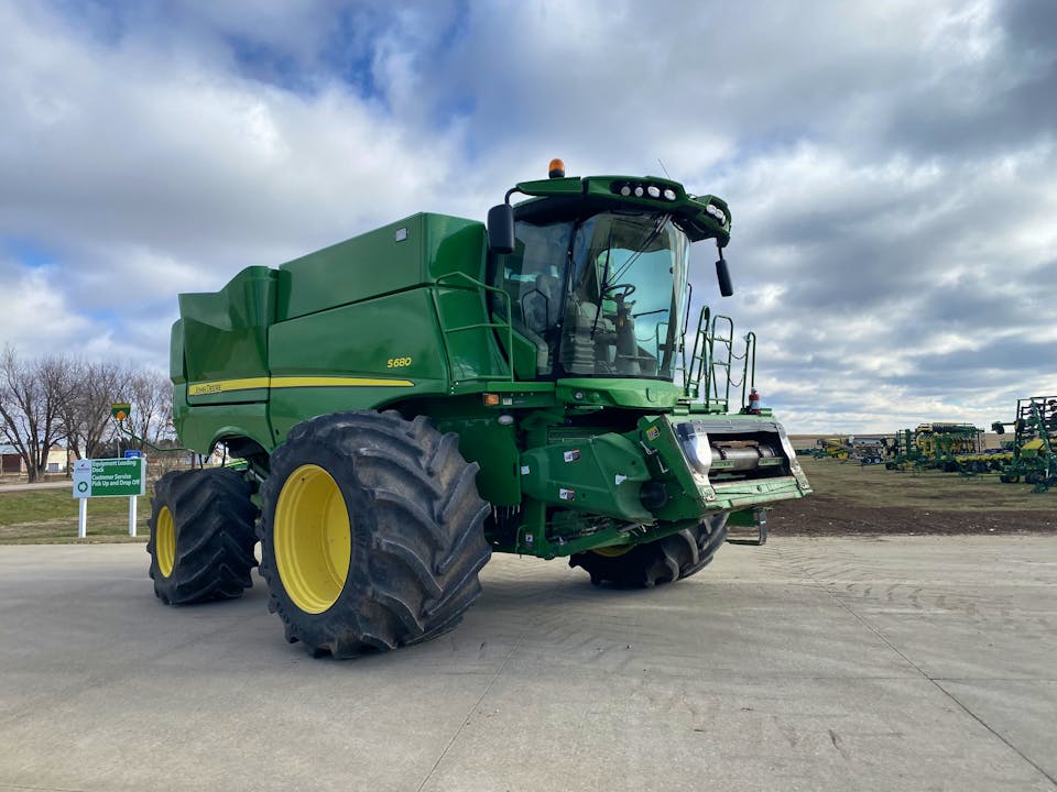 John Deere S680
