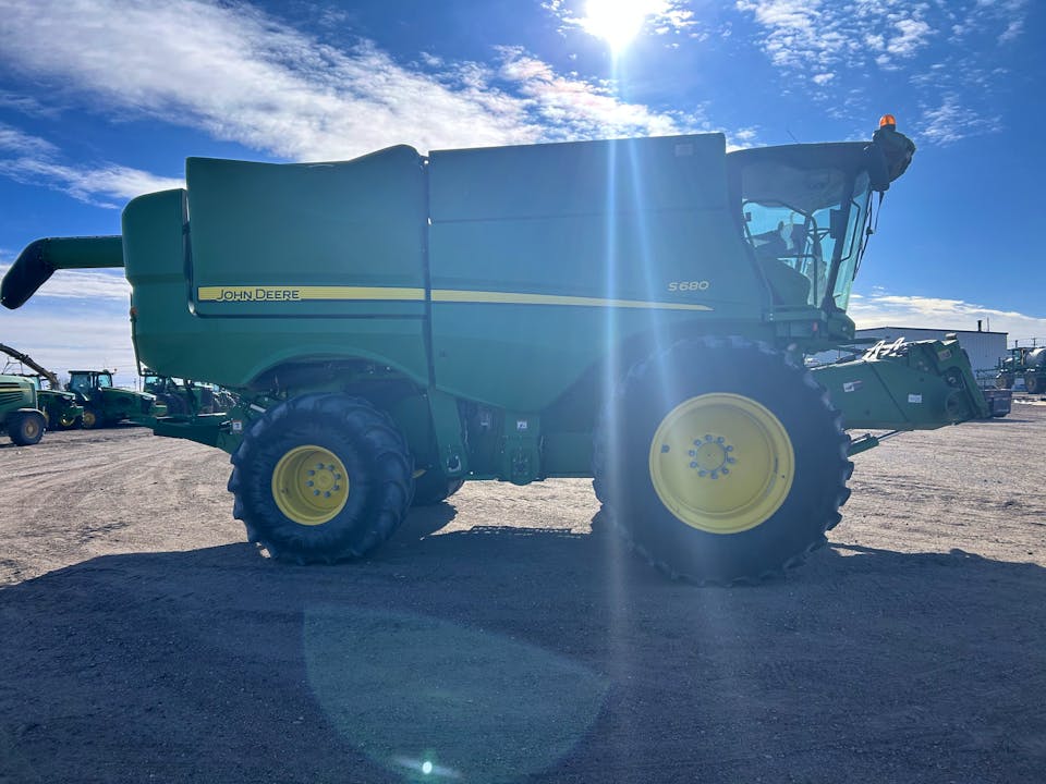 John Deere S680