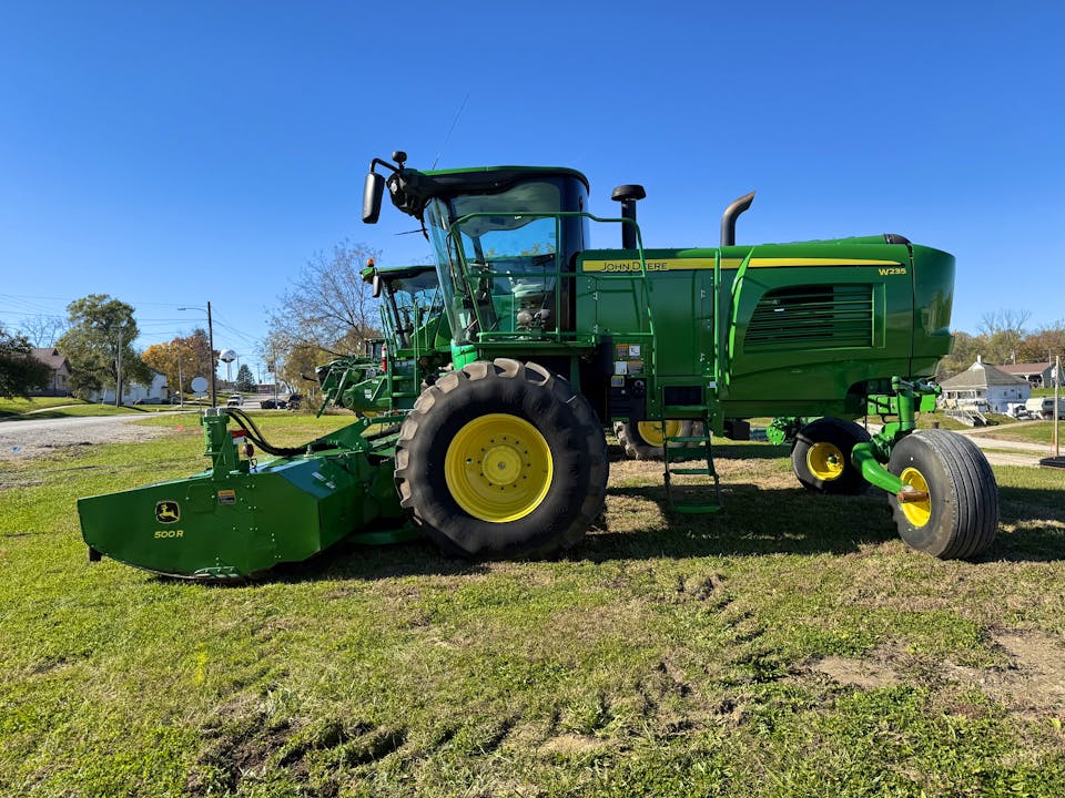 John Deere W235