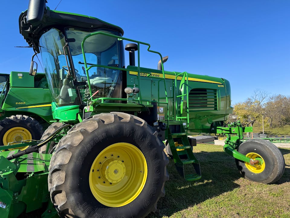 John Deere W235