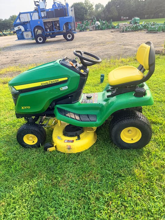John Deere X370