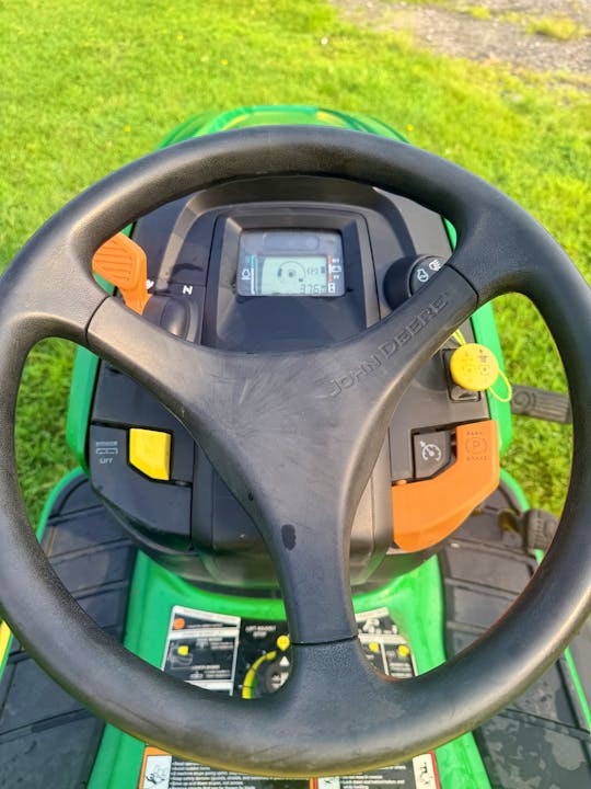 John Deere X370