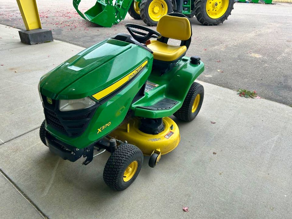John Deere X370