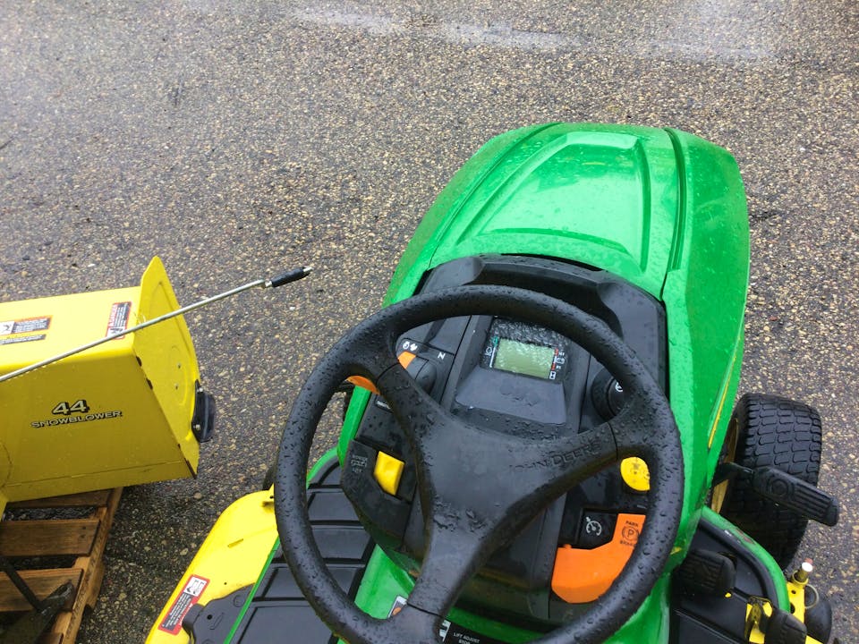 John Deere X380