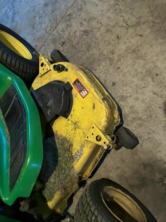 John Deere X390