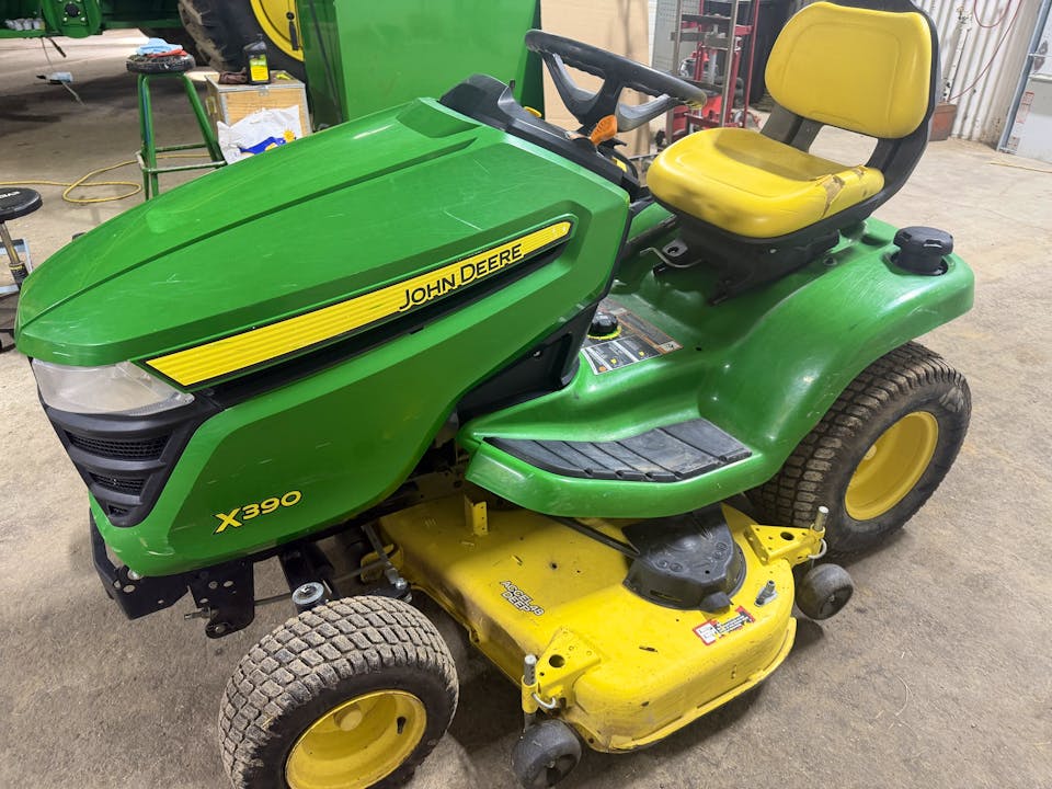 John Deere X390