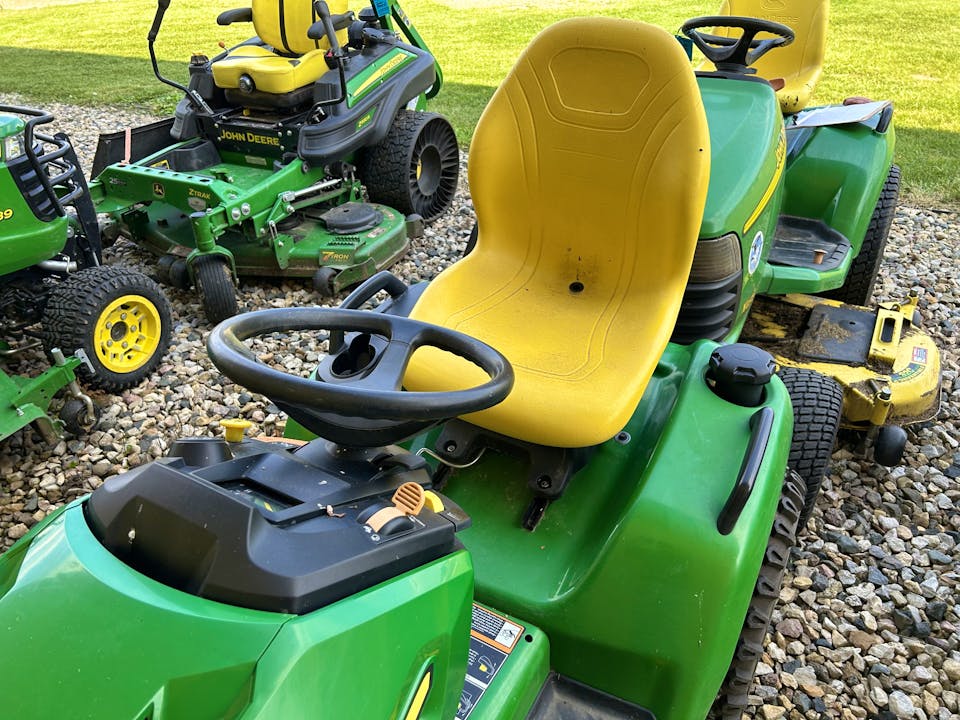John Deere X590