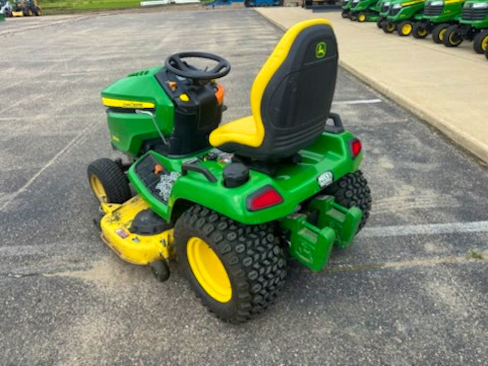 John Deere X590