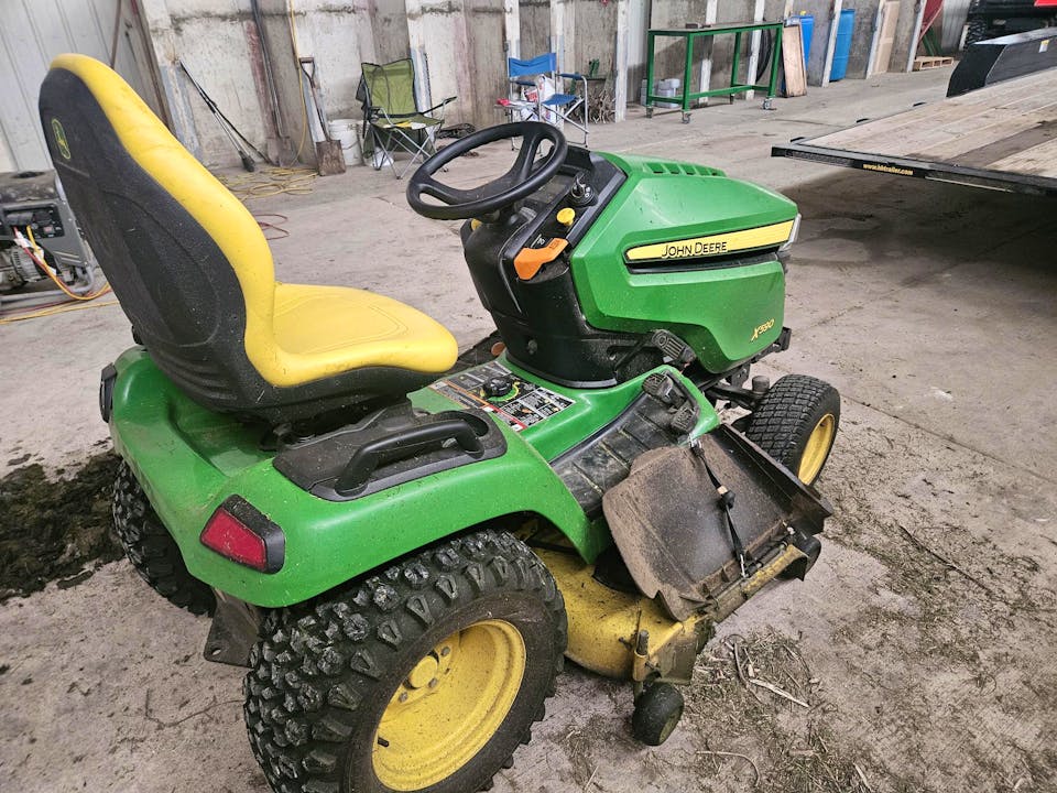 John Deere X590