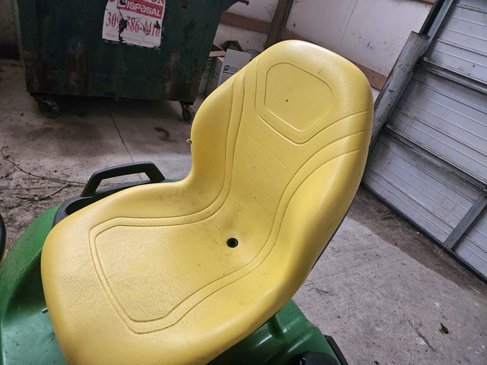 John Deere X590
