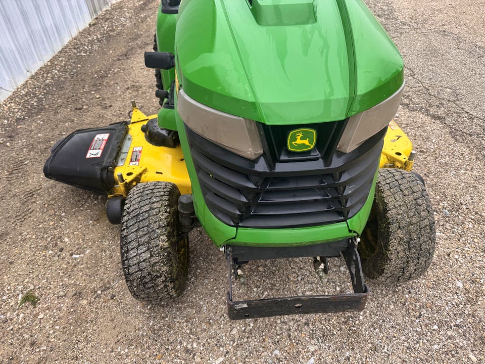 John Deere X590