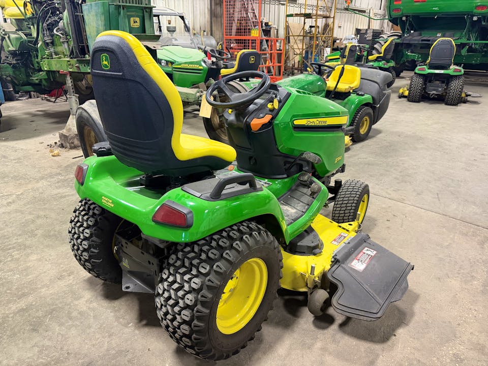 John Deere X590