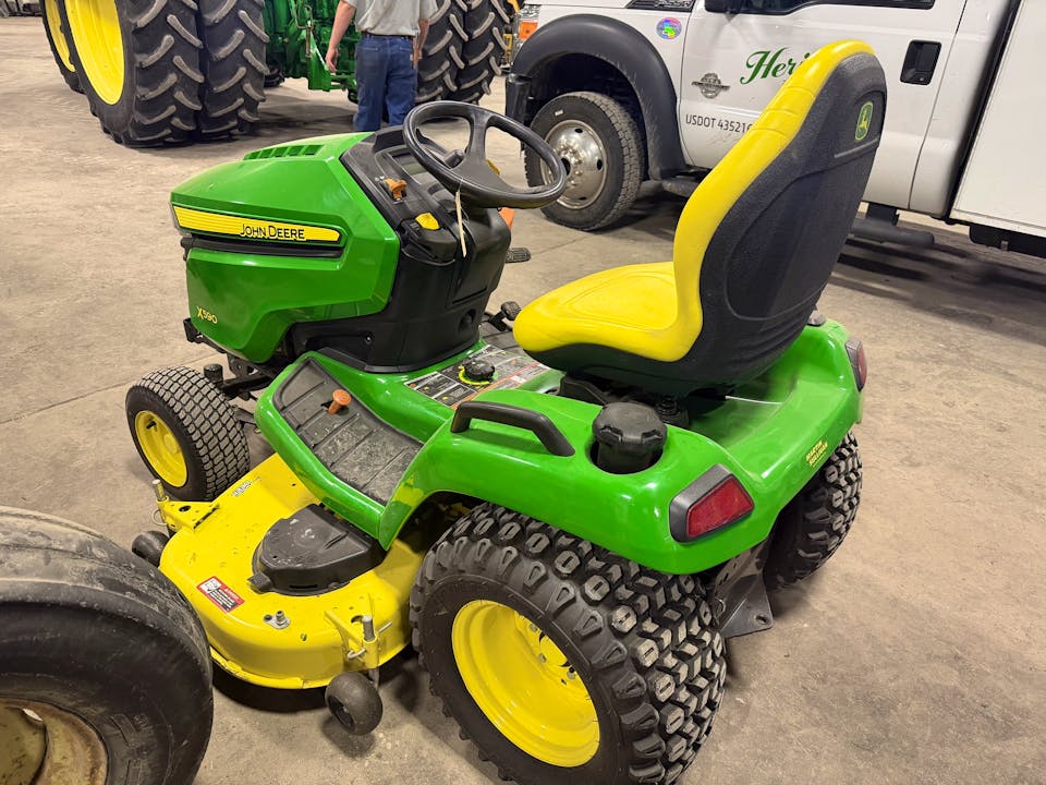 John Deere X590