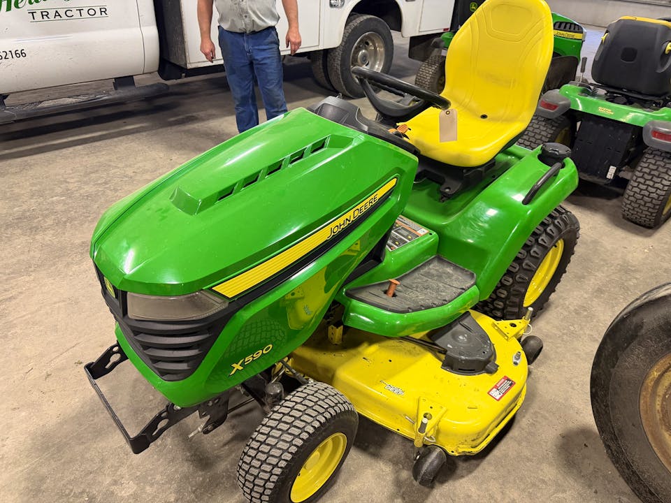 John Deere X590