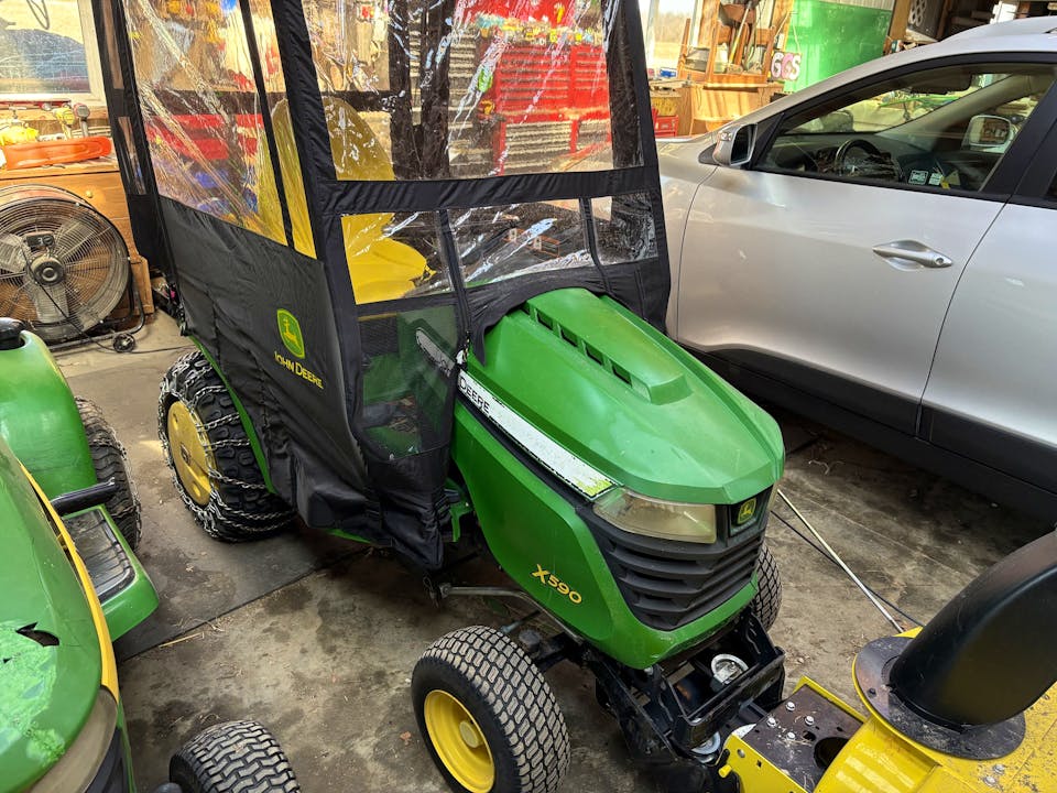 John Deere X590