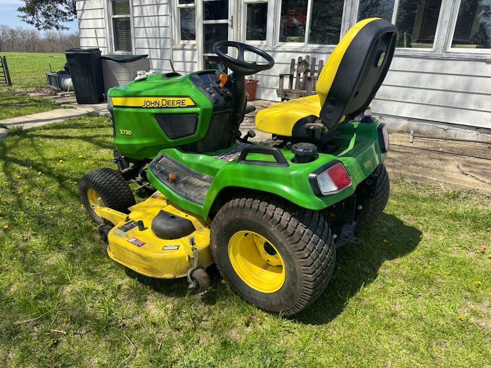 John Deere X730
