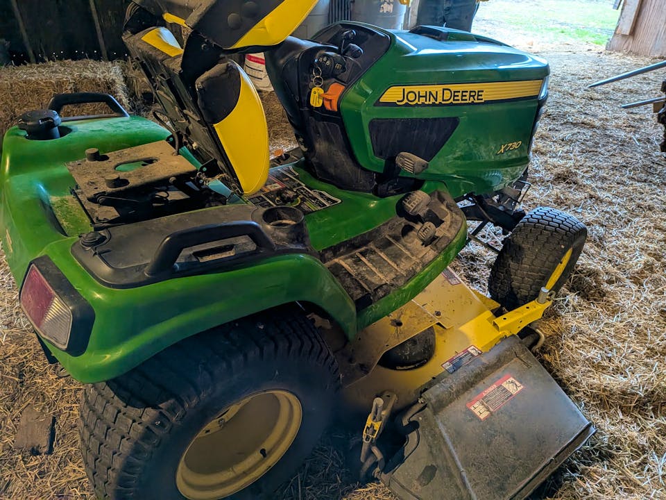 John Deere X730