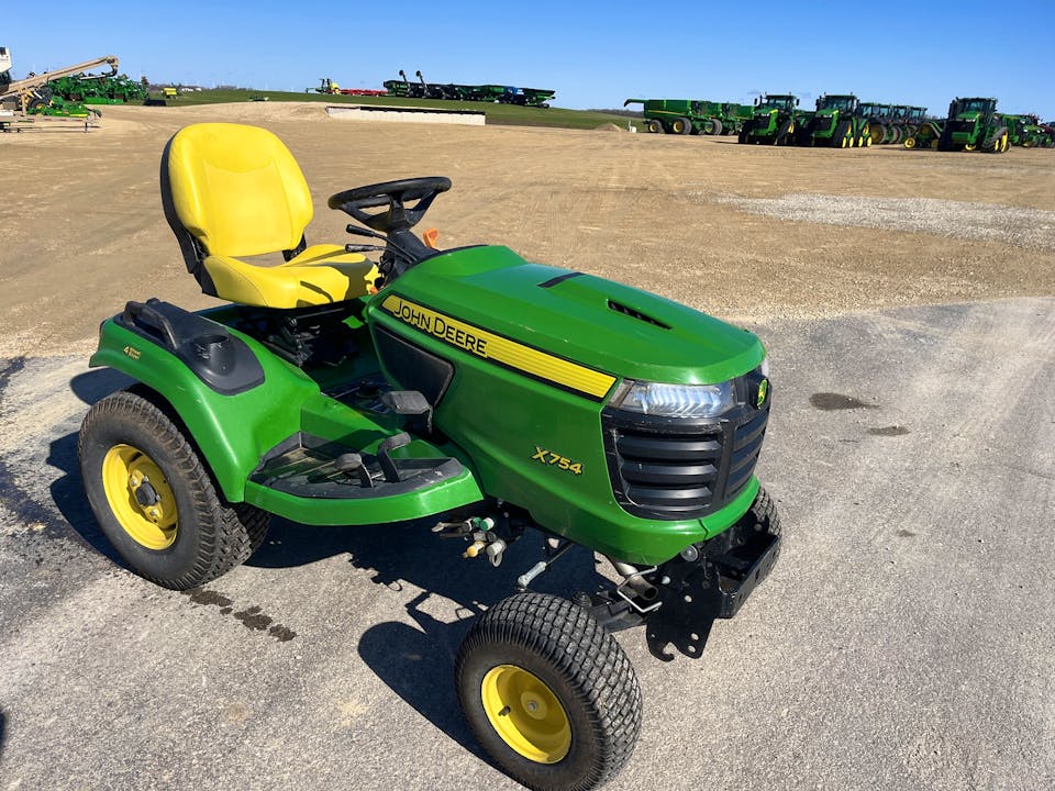 John Deere X754