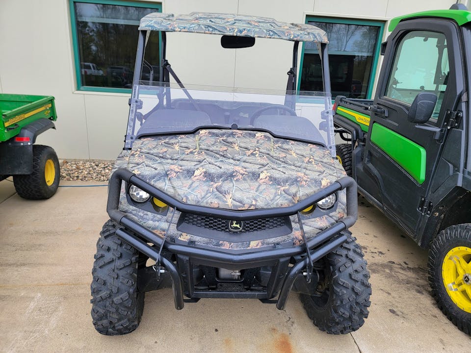John Deere XUV590i