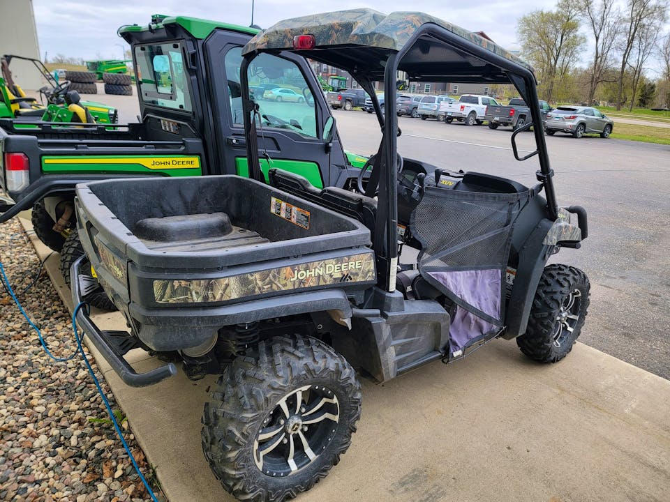 John Deere XUV590i