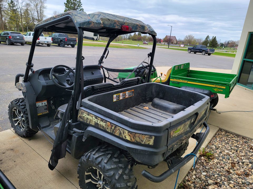John Deere XUV590i