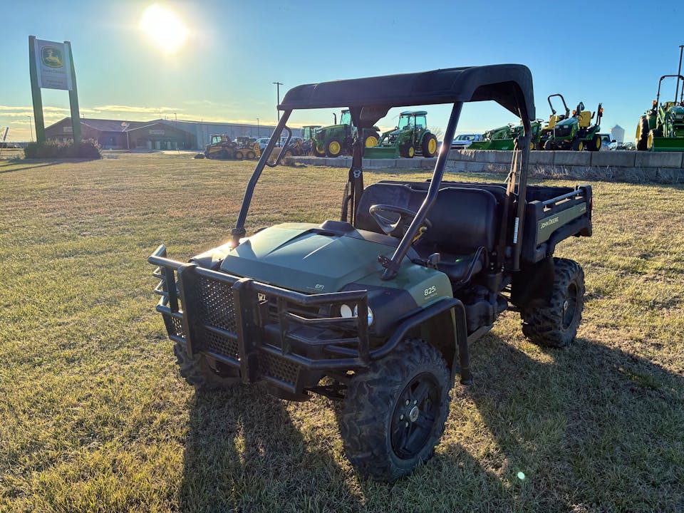John Deere XUV825i