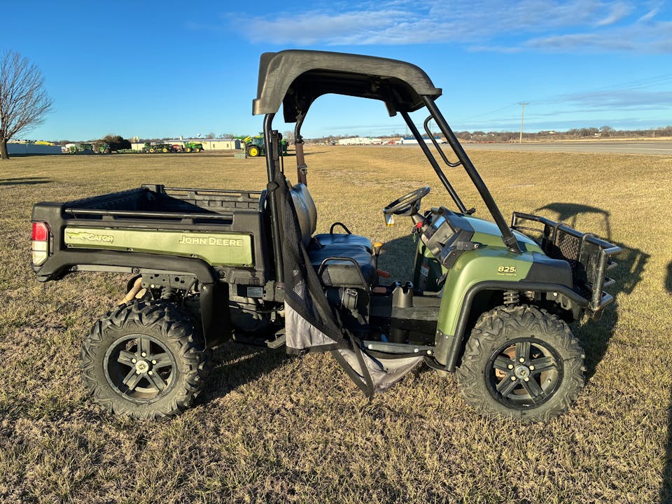 John Deere XUV825i