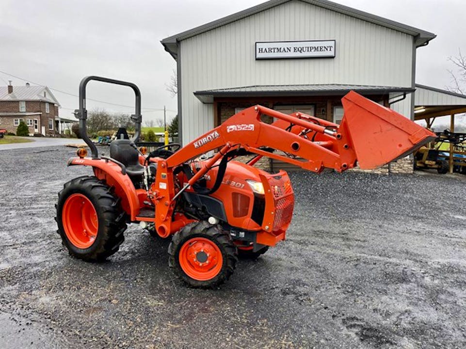 Kubota L3301D