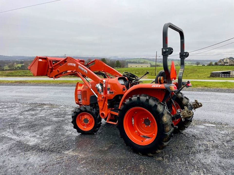 Kubota L3301D