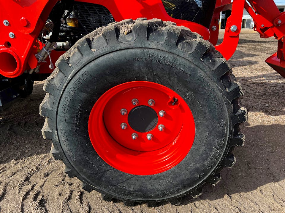 Kubota M7060