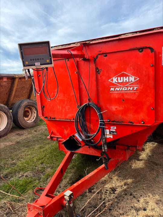 KUHN KNIGHT 3130 REEL AUGGIE MIXER
