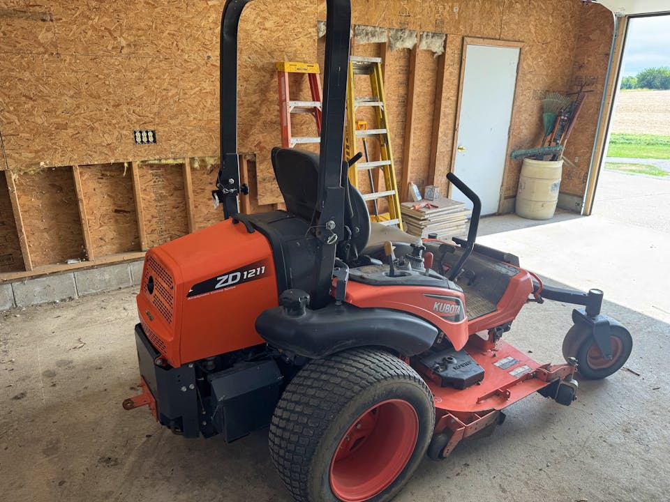 Kubota ZD1211