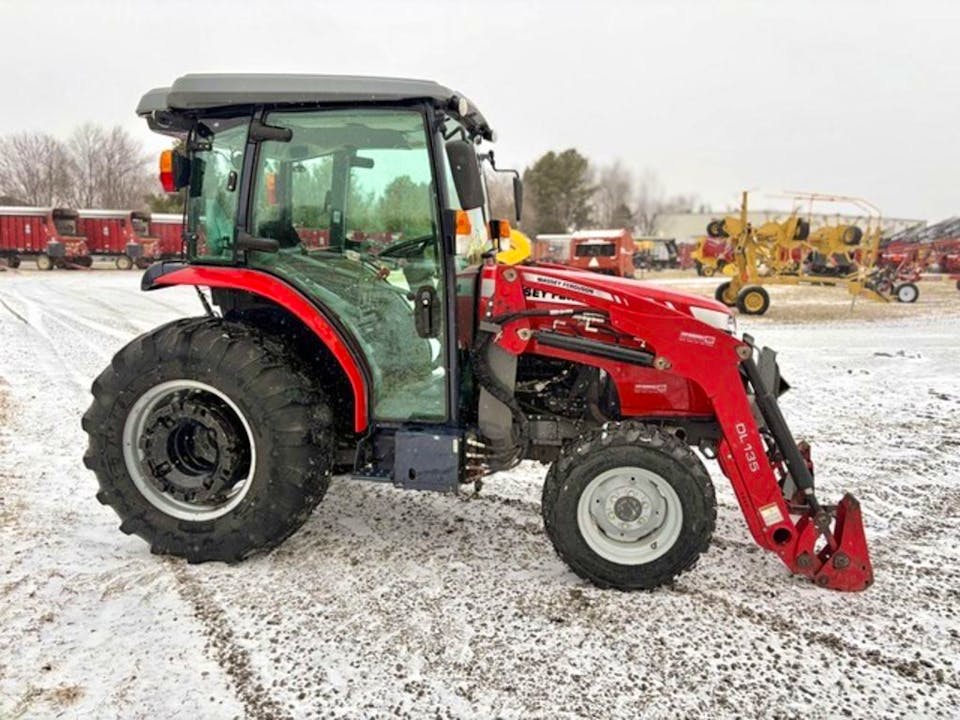 Massey Ferguson 1758HL