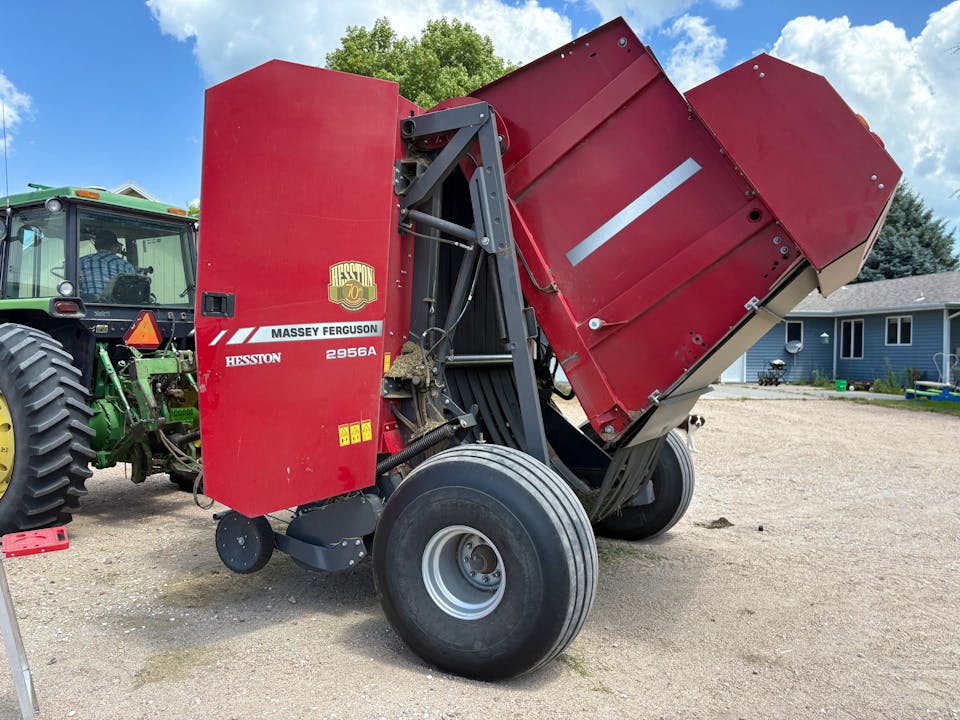 Massey Ferguson 2956A