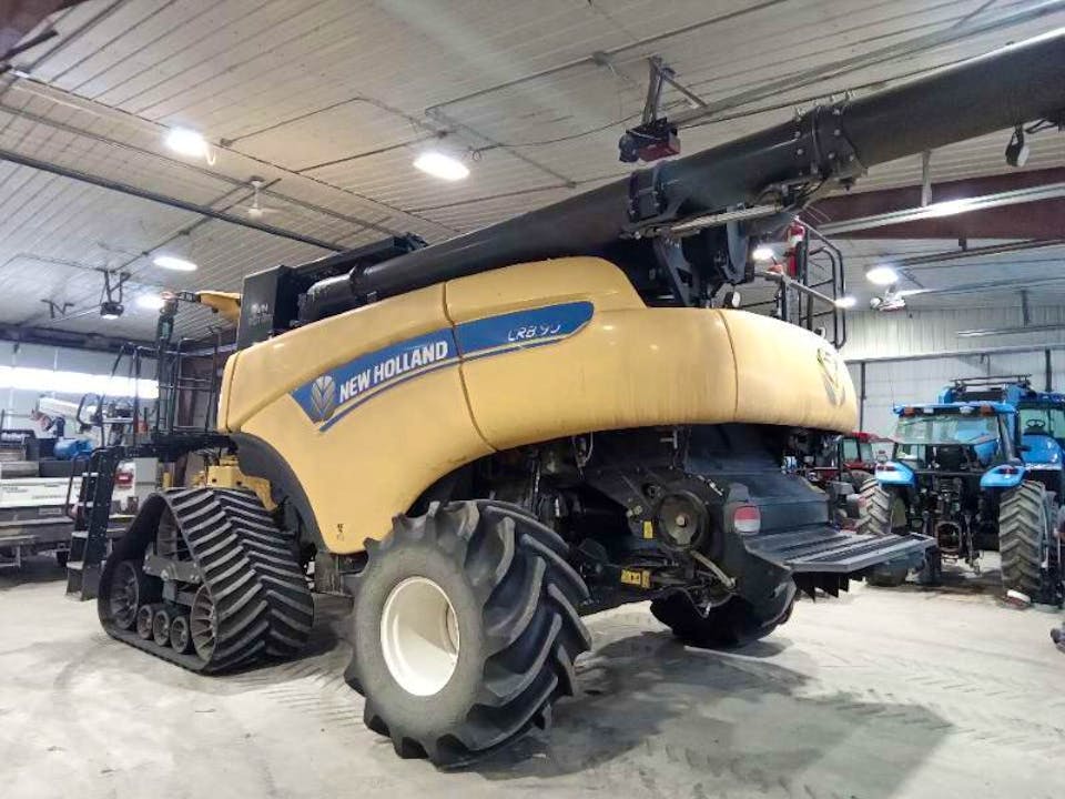 NEW HOLLAND CR890