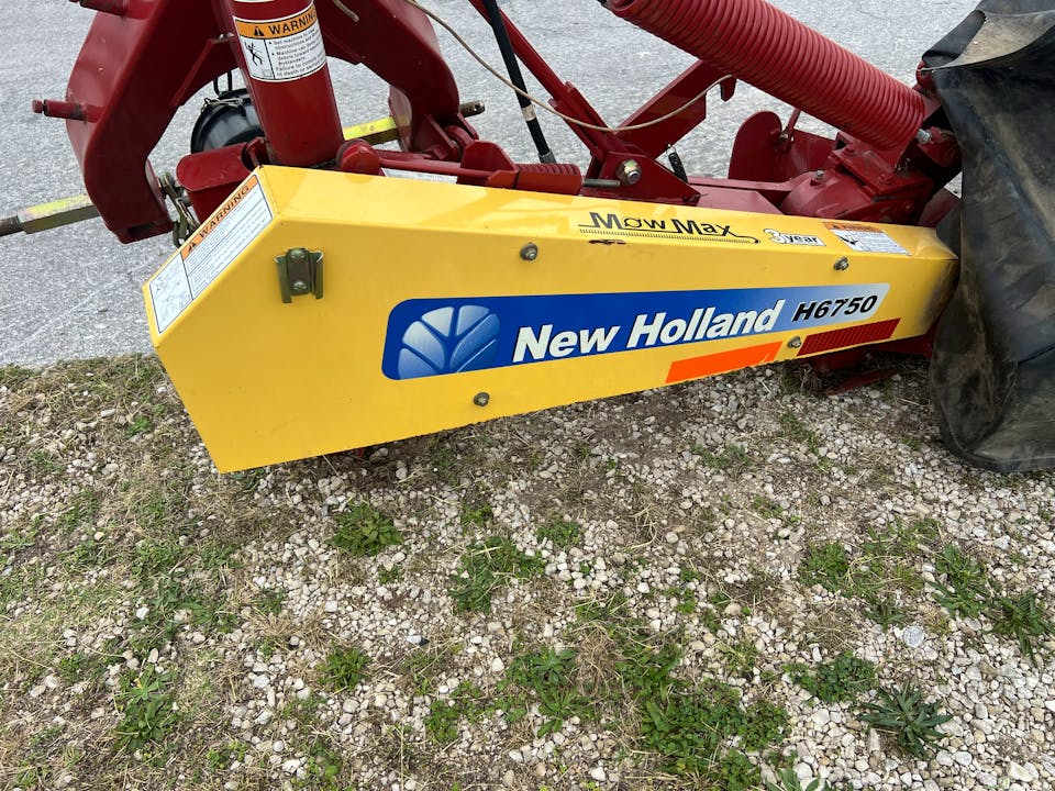 New Holland H6750