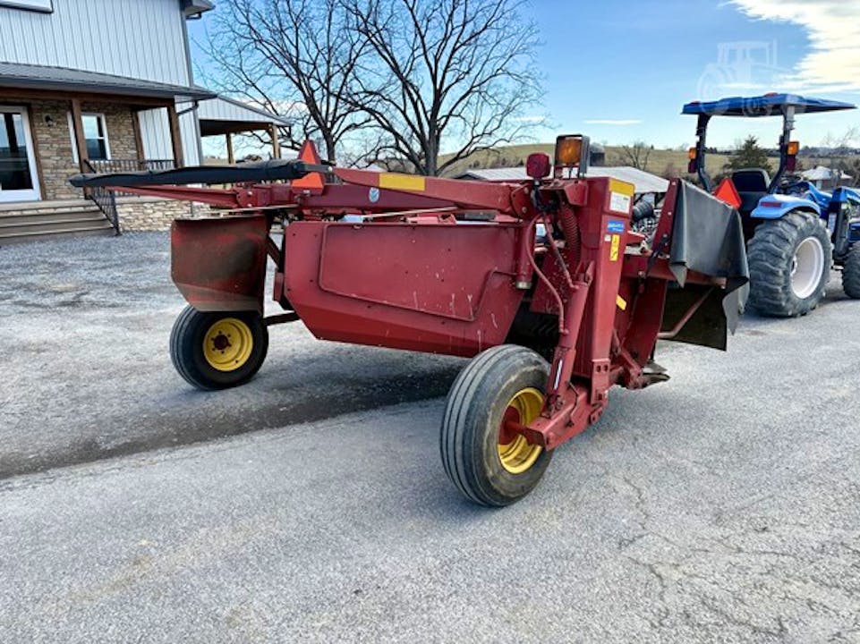 New Holland H7330