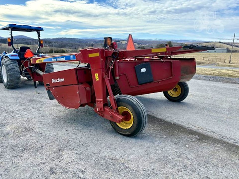 New Holland H7330