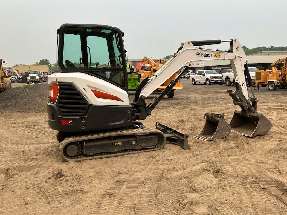 Bobcat E32