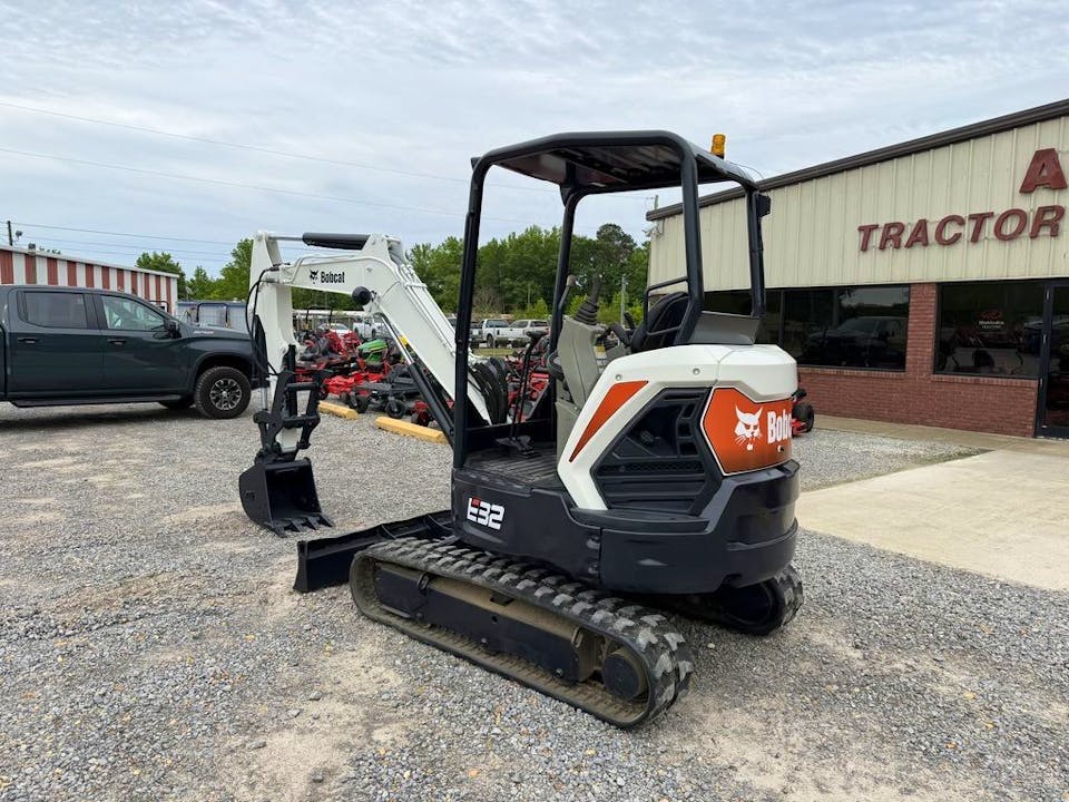 Bobcat E32I