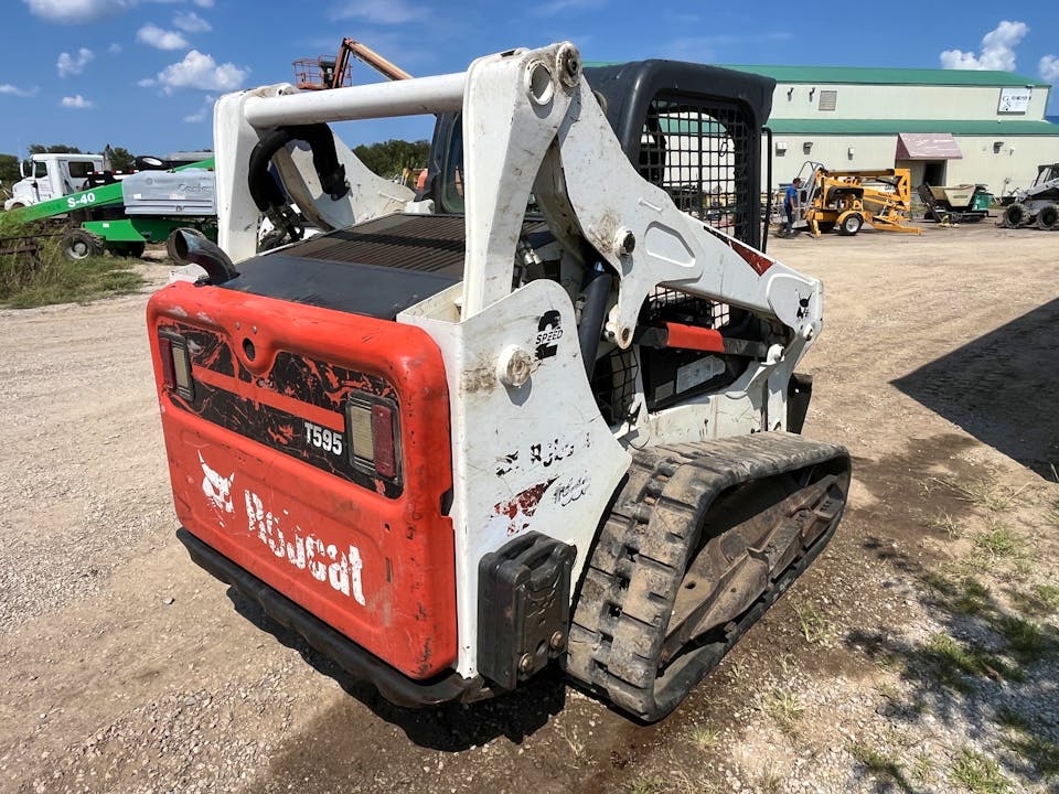 Bobcat T595