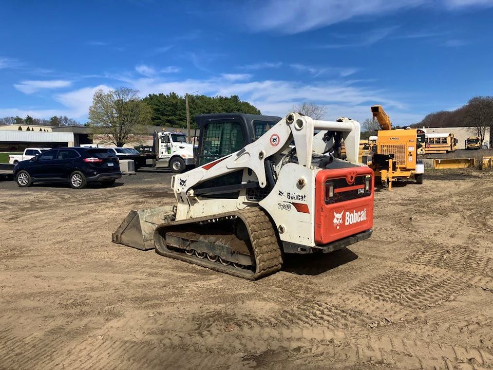 Bobcat T740