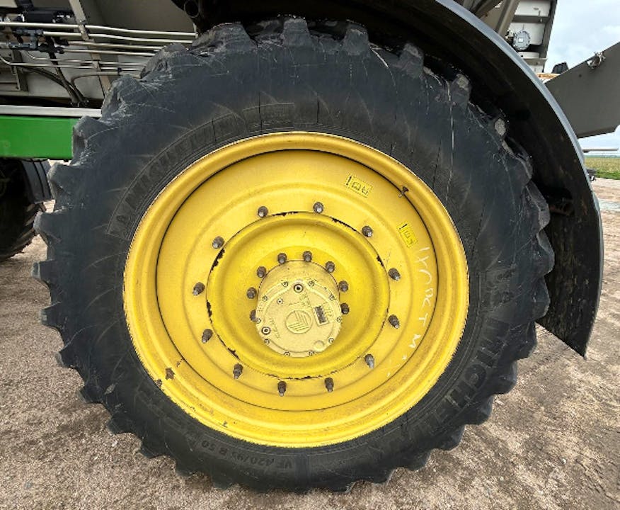 John Deere R4045